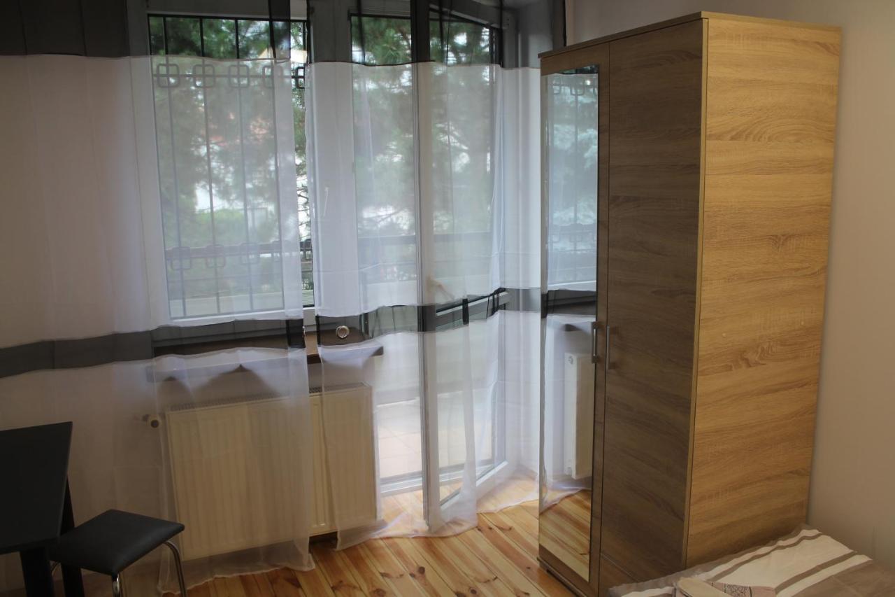 Saska Ochota Forest Guest House วอร์ซอ ภายนอก รูปภาพ